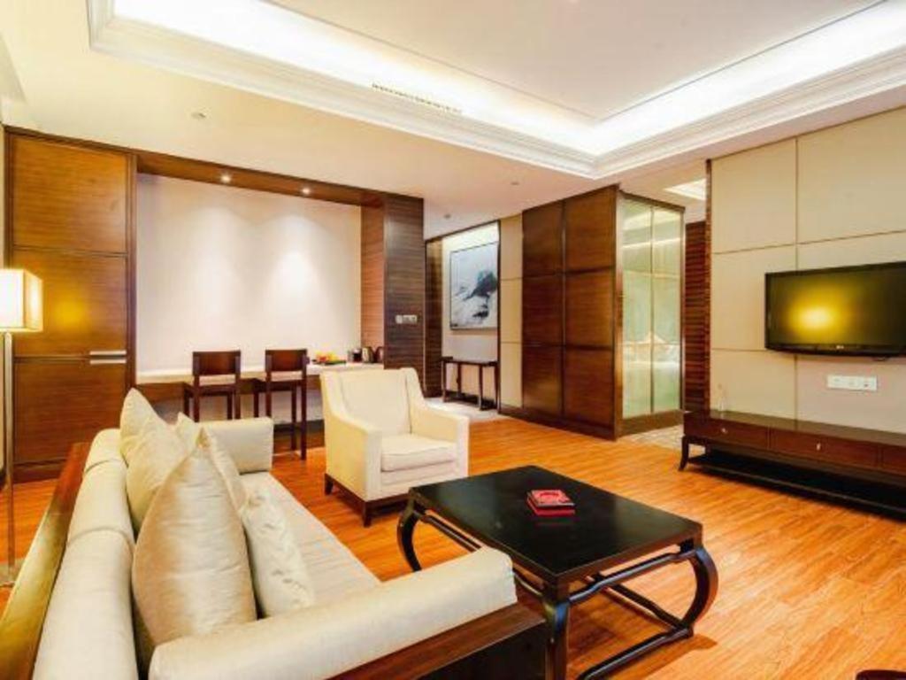 Eadry Royal Garden Hotel Haikou Haikou  Zewnętrze zdjęcie